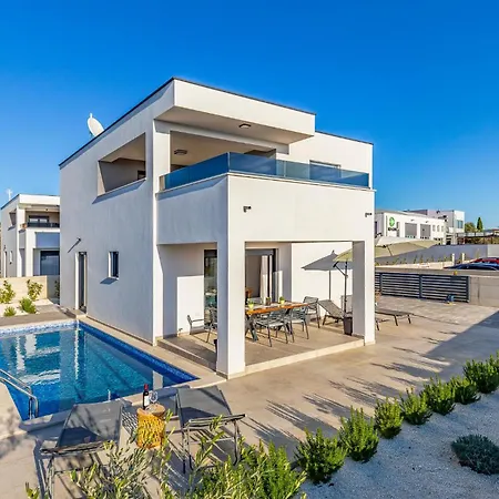 Holiday home Amazing In With Wifi